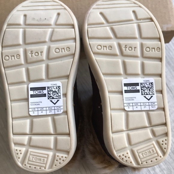 Adorable Toms Booties. Purchased new, tried on, but never worn - Picture 8 of 10